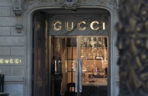 Gucci shock advertising strategy